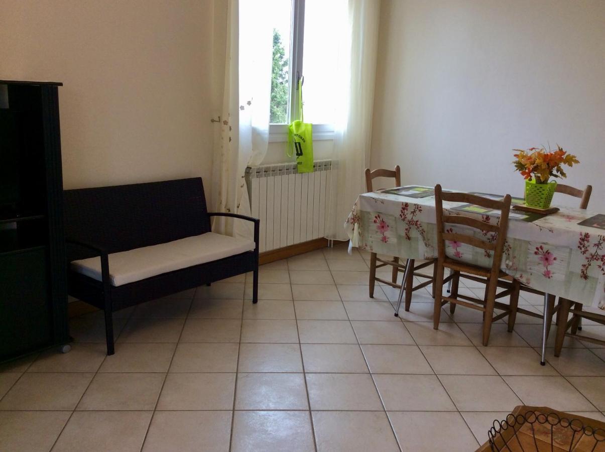 Maison Avec Veranda Proche Du Centre Ville Rignac  Exteriör bild